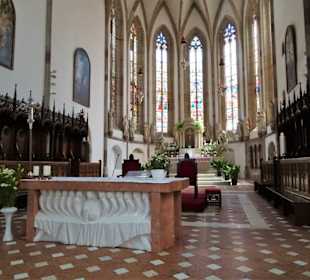 Altarraum der Pfarrkirche St. Nikolaus