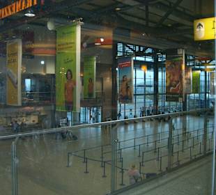 Blick auf die Abflughalle