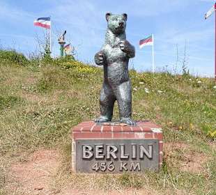 Wegweiser von Helgoland nach Berlin