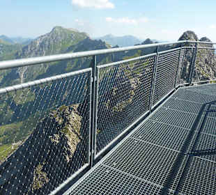 Auf dem Nordwandsteig, 600 m über dem Grund