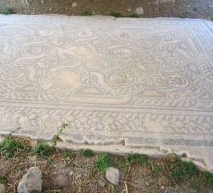 Mosaik beim Odeion - von seitlich rechts