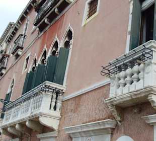 Fassaden Venedigs vom Vaporetto aus gesehn