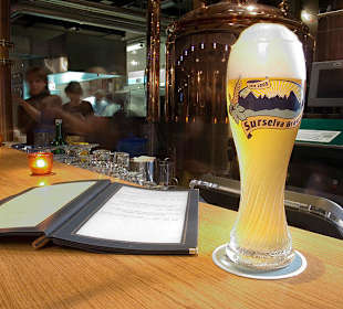 Hausgebrautes Bier und feines Essen