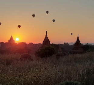 Sonnenaufgang in Bagan