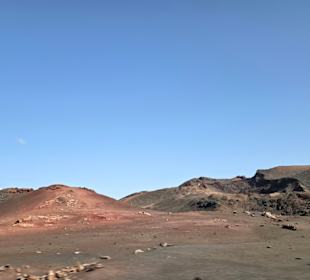 Fahrt durch die Landschaft der "Feuerberge"