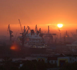 Queen Mary II im Trockendock