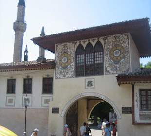 Der Eingang zum Palast