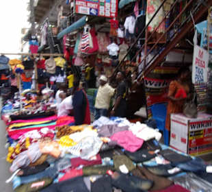 Seitenstrassen um den Kariakoo Market