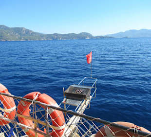 Mit einem grossem Holzboot durch die Ägäis