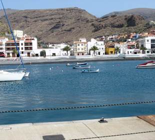 Widok z portu na miejscowość Playa Santiago