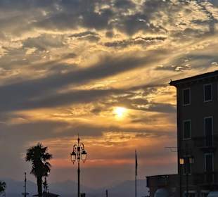 Sonnenuntergang am Hafen
