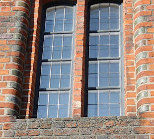 Fenster mit Fries Luderzieher