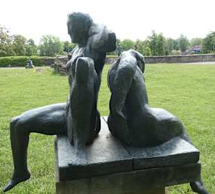 Unterwegs im Skulpturenpark von Magdeburg