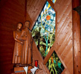 Schnitzerei und edles Fenster