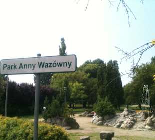 Park Anny Wazówny obok Zamku