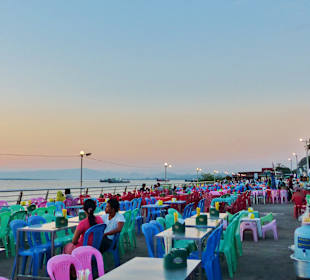 Nachtmarkt Strand Road