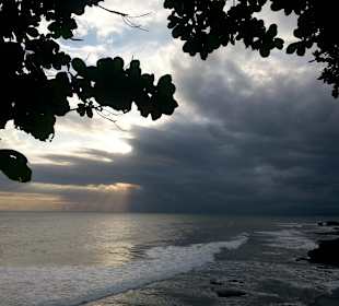 Sonnenuntergang in Tanah Lot