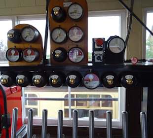 Stellwerk im Bahnhof Bishops