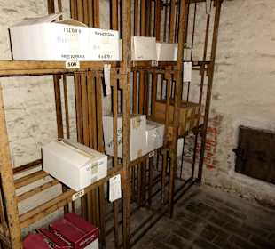 Im Flaschenlager des Bremer Ratskeller