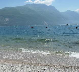 Strand von Riva del Garda (Nordküste Gardasee)