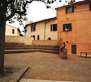 Piazza di Massa Martana