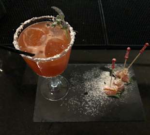 riSe Restaurant & Cocktail Bar