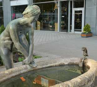 Das „Badende Mädchen“ in Magdeburg im Breiten Weg