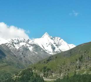 Großglockner im Hintergrund