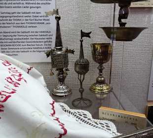 In der historischen Synagoge des Museums