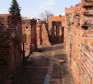 Pozostałości zamkowych krużganków