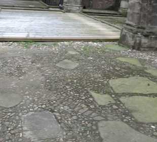 Skulptur Trauernde Eltern