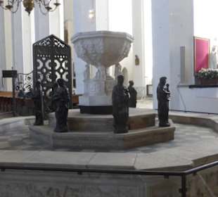 Marienkirche: Taufbecken