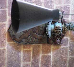 Steinwappen in der Wand