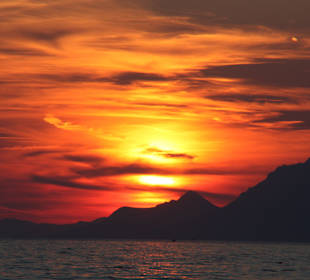 Sonnenuntergang an der Strandpromenade