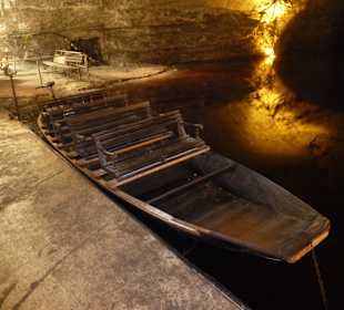 Kahn auf dem Salzsee