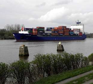 Auf dem Nord-Ostsee-Kanal ist immer was los