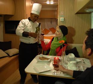 Romantic Dinner - Deluxe Airstream Camper