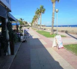 Пляж Хрусталь и ресторан Касабланка