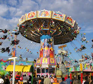 Ein Karussell auf der Wiesn 2004