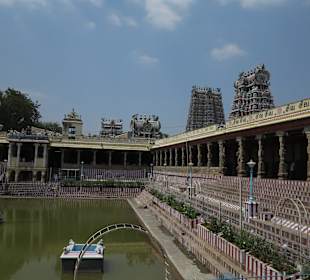 Der Goldene Lotusteich im Tempelbereich