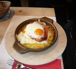 Bündner Rösti mit Spiegelei