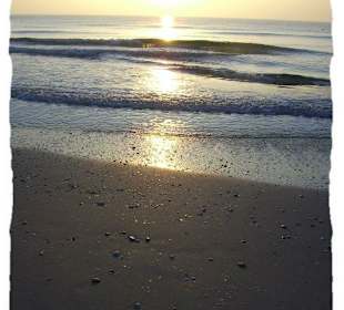 Sonnenaufgang am sauberen Strand von Mahdia