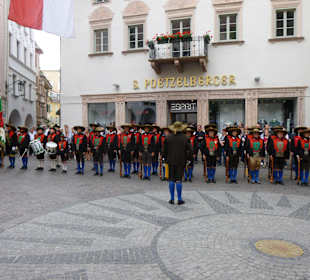 Parade der Gebirgsschützen Meran
