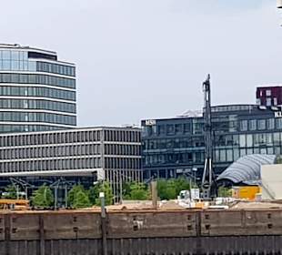 Rechts private Wohnungen