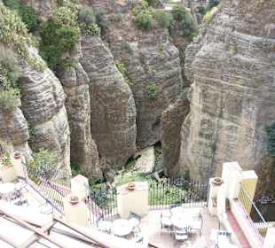 Einen tiefen Blick in die Schluch von Ronda