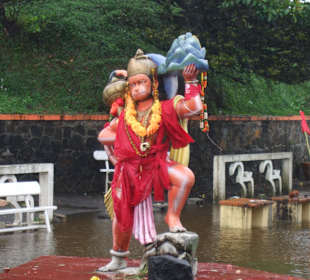 Große Tempelanlage in Grand Bassin