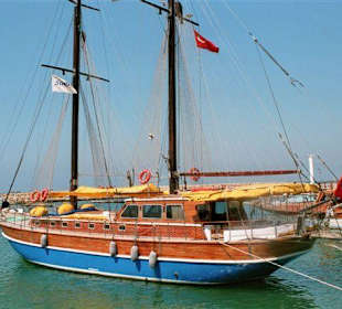 Boot im Hafen von Side