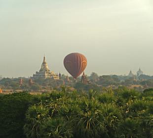 Ballonfahrt am frühen Morgen