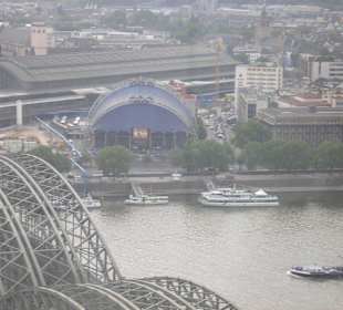 Brücke zum Kölner Hauptbanhof