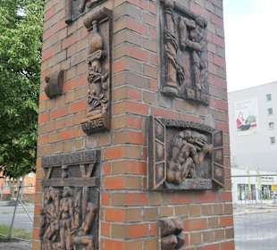 Die Hauszeichenstele in Magdeburg